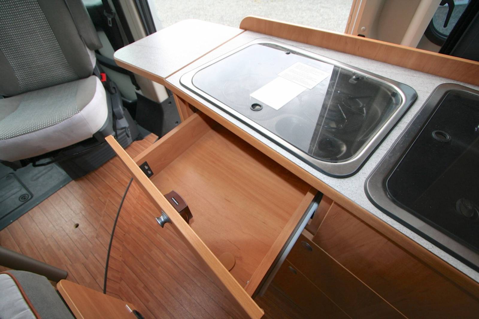 Vend Fourgon aménagé d'occasion, van Pössl 2 Win plus, à Roques (31)