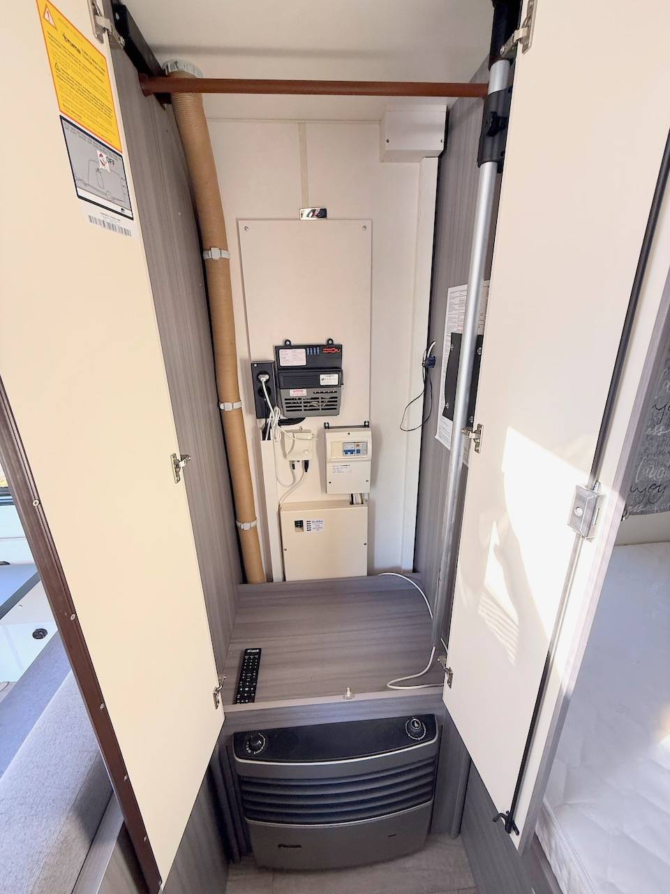 Achat Une petite caravane d'occasion récente, en parfait état, 4 places, une Hobby 390 SF Ontour, à Roques proche de Toulouse (31)