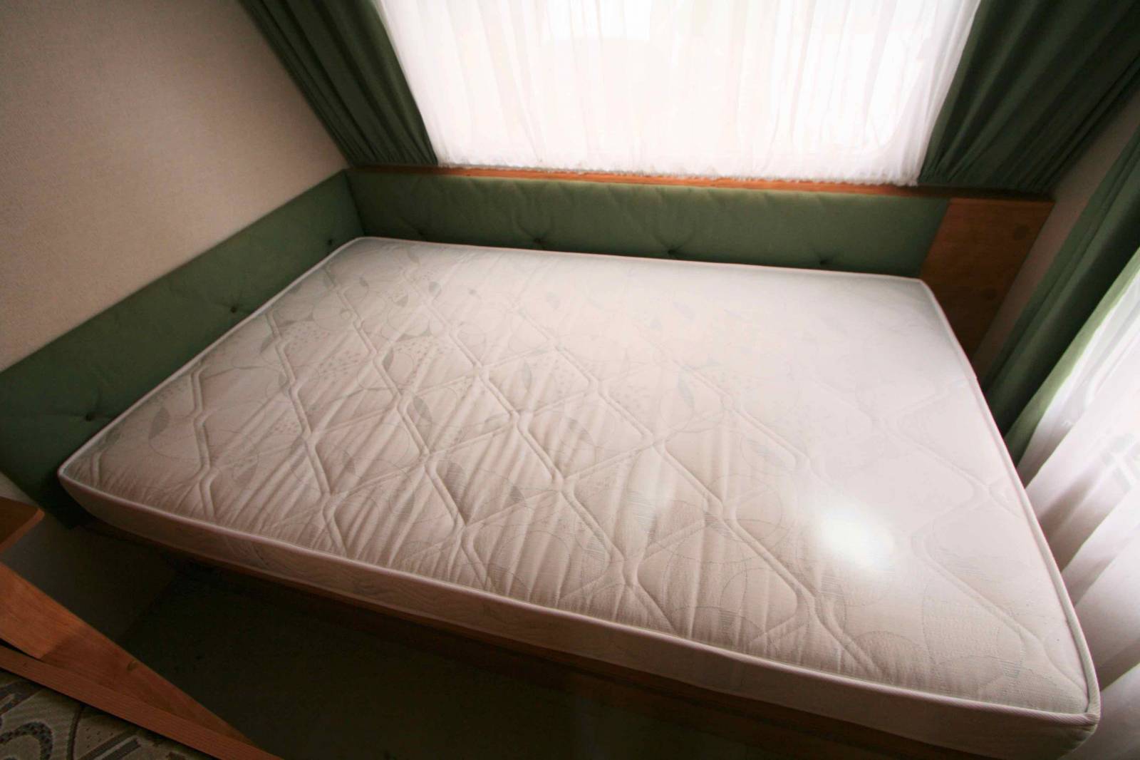 Achat Caravane occasion, lit transversal avant, 4 couchages, Sterkeman Tassili 460 CP à Roques proche de Toulouse (31)