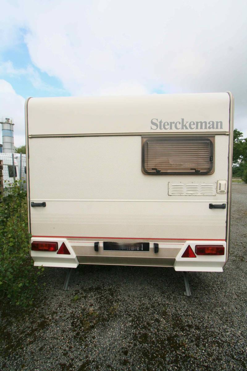 Vend Caravane occasion, lit transversal avant, 4 couchages, Sterkeman Tassili 460 CP à Roques proche de Toulouse (31)