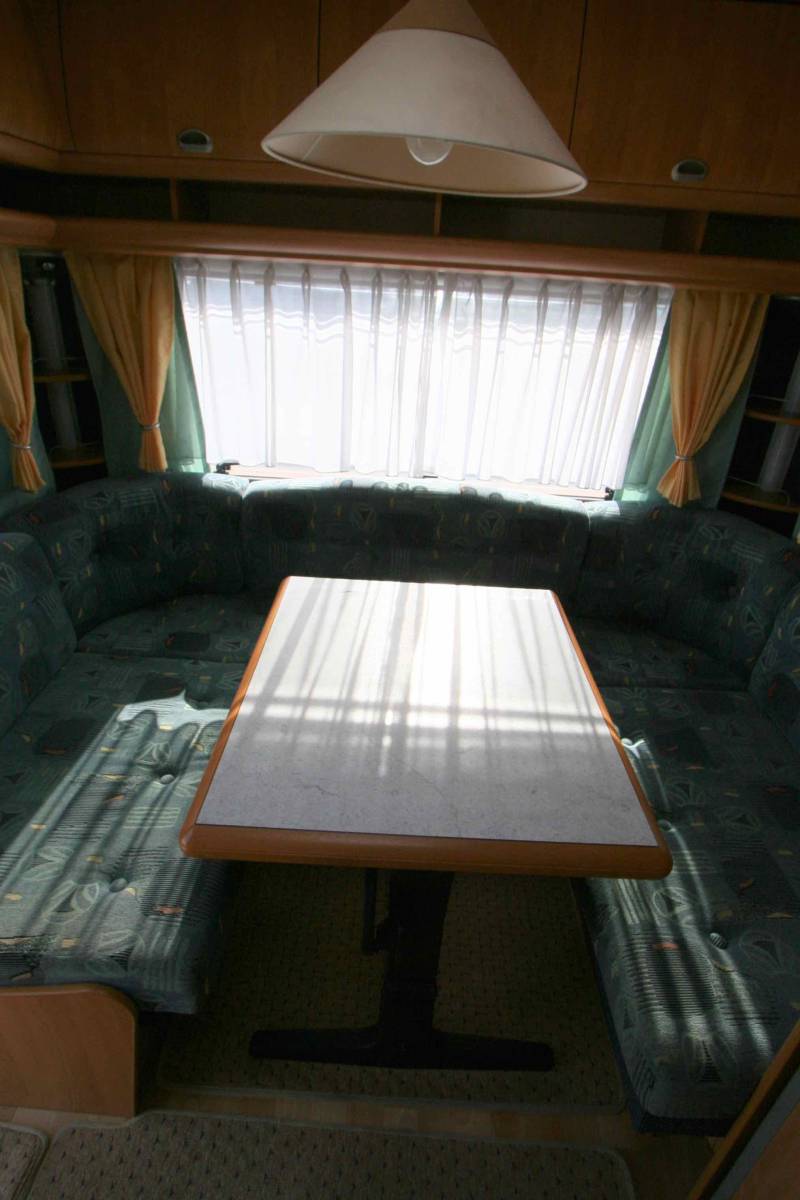 Achat Caravane Occasion 4 couchages, lit à la française, Hobby 460 UFe Excellent, à Roques Proche de Toulouse (31)