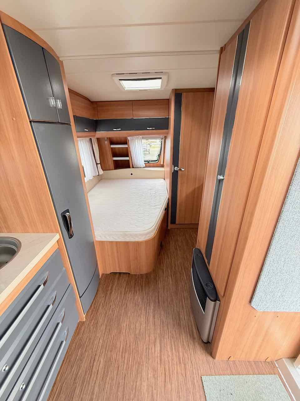 Achat Caravane occasion, lit à la française, salon en U, 4 couchages, Hobby 460 UFe De Luxe, à Roques proche de Toulouse (31)