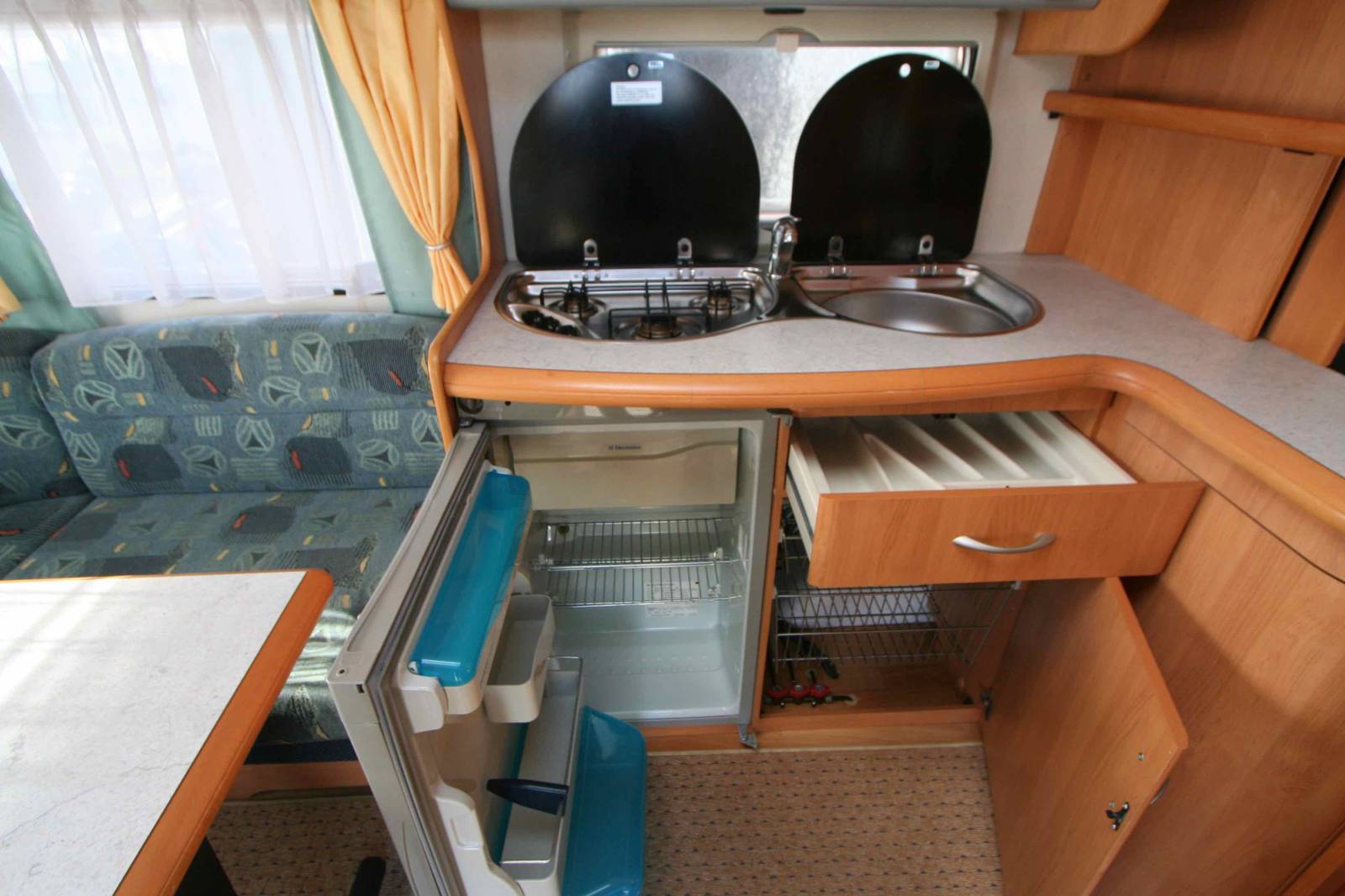 Achat Caravane Occasion 4 couchages, lit à la française, Hobby 460 UFe Excellent, à Roques Proche de Toulouse (31)