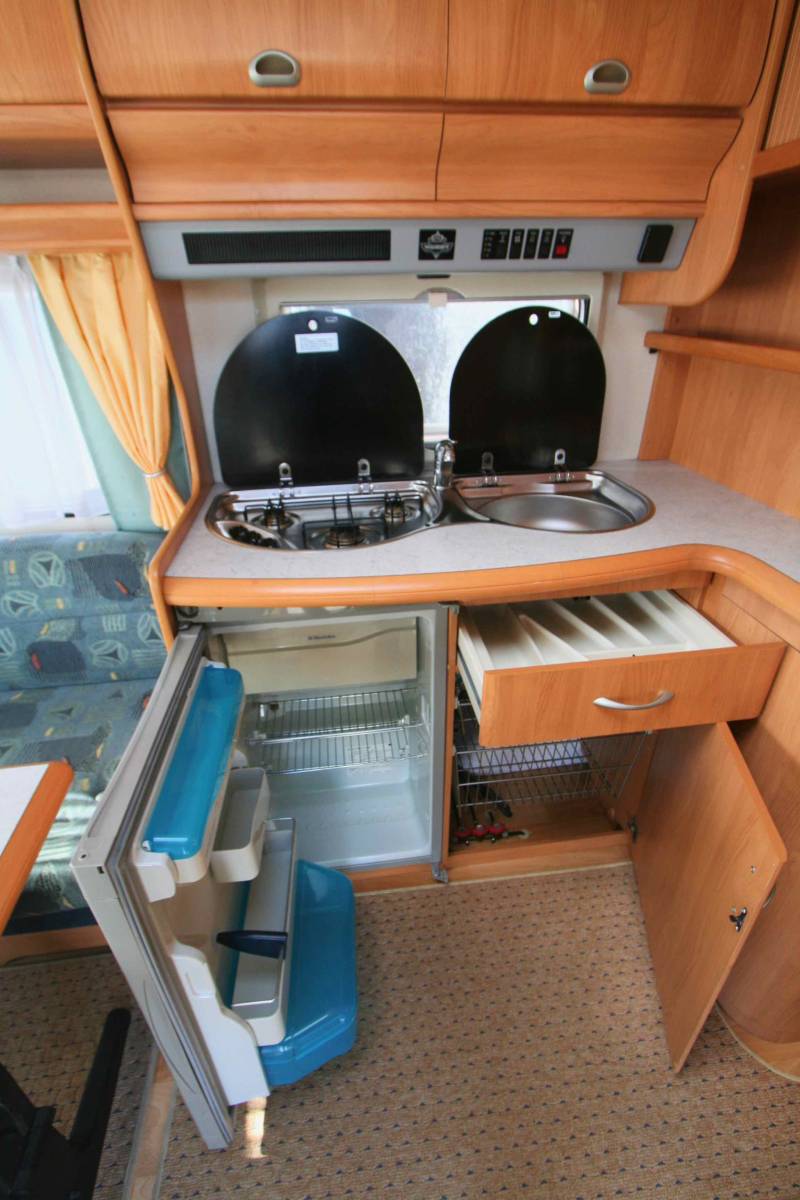 Vend Caravane Occasion 4 couchages, lit à la française, Hobby 460 UFe Excellent, à Roques Proche de Toulouse (31)