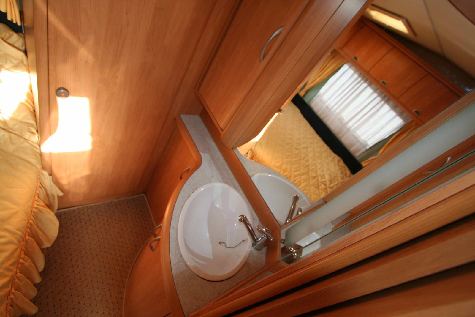 Caravane Occasion 4 couchages, lit à la française, Hobby 460 UFe Excellent, à Roques Proche de Toulouse (31)