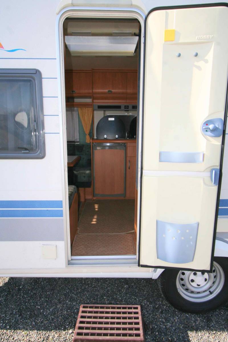 Vend Caravane Occasion 4 couchages, lit à la française, Hobby 460 UFe Excellent, à Roques Proche de Toulouse (31)