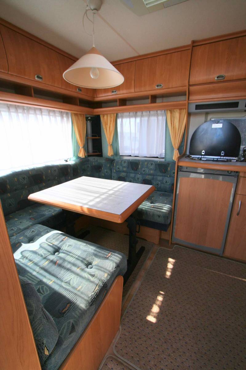 Caravane Occasion 4 couchages, lit à la française, Hobby 460 UFe Excellent, à Roques Proche de Toulouse (31)