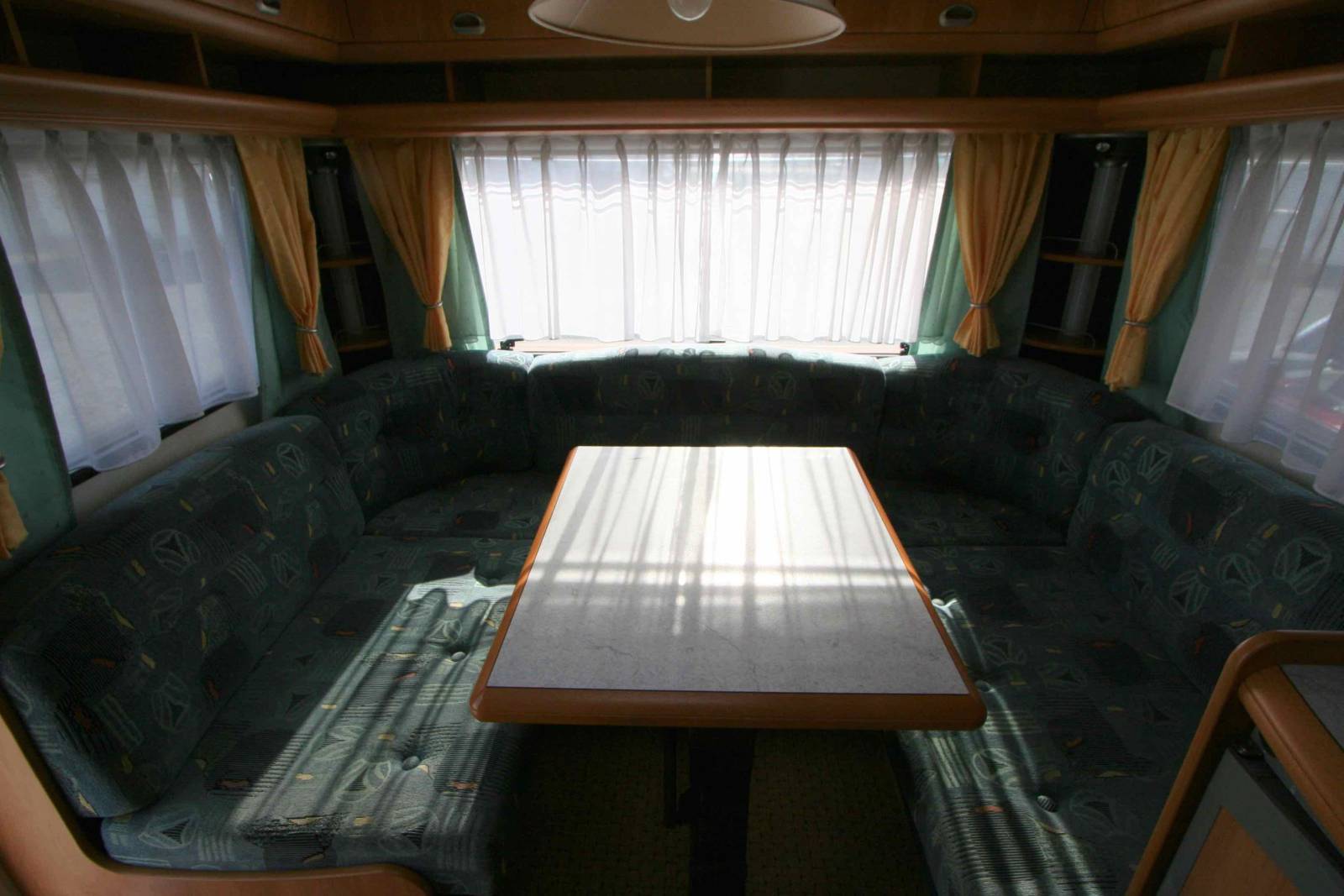 Caravane Occasion 4 couchages, lit à la française, Hobby 460 UFe Excellent, à Roques Proche de Toulouse (31)