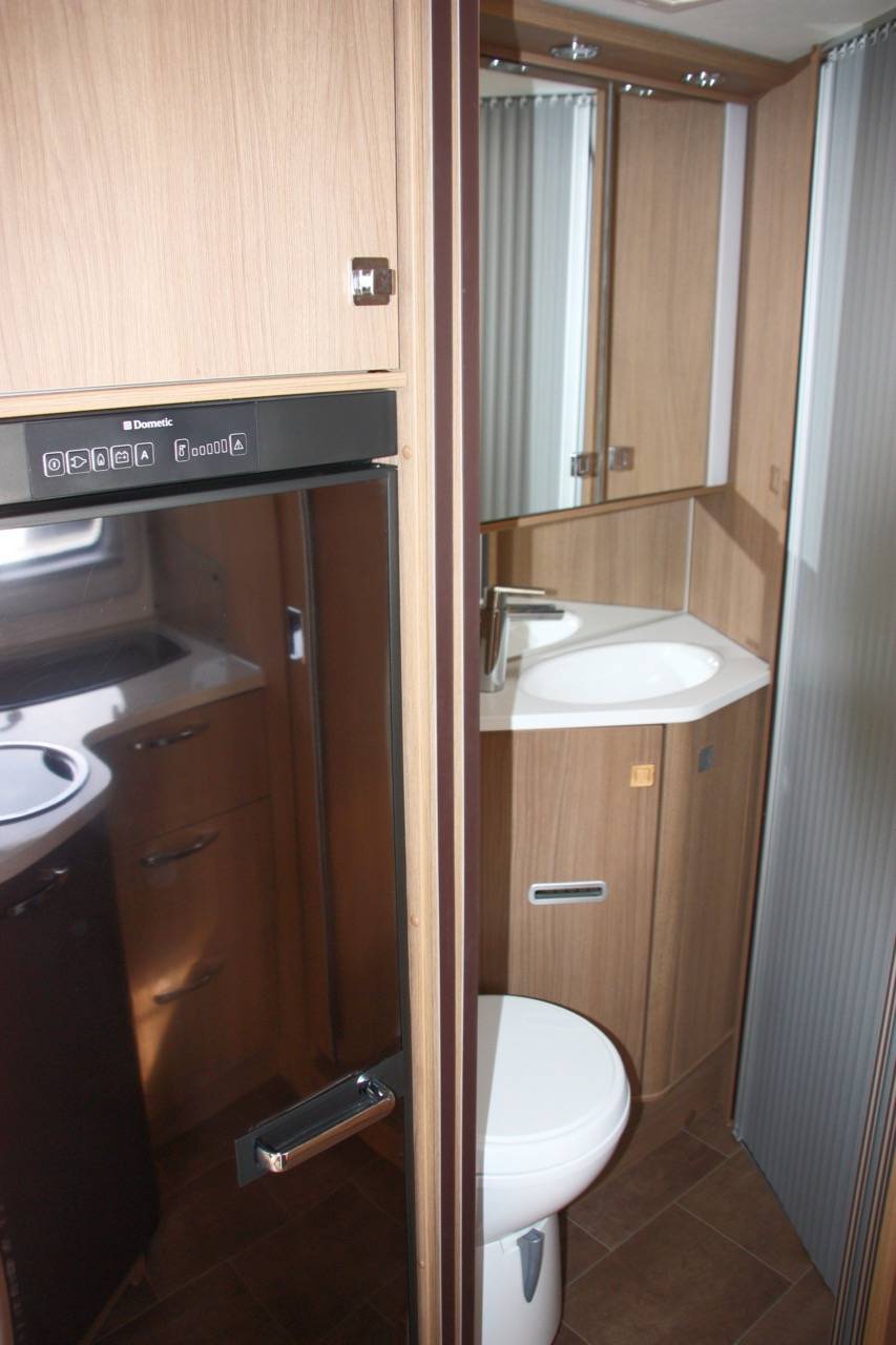 Achat Camping-car profilé occasion, lit central, Dethleffs 4Travel T7156-4, à Toulouse, Midi-Pyrénées