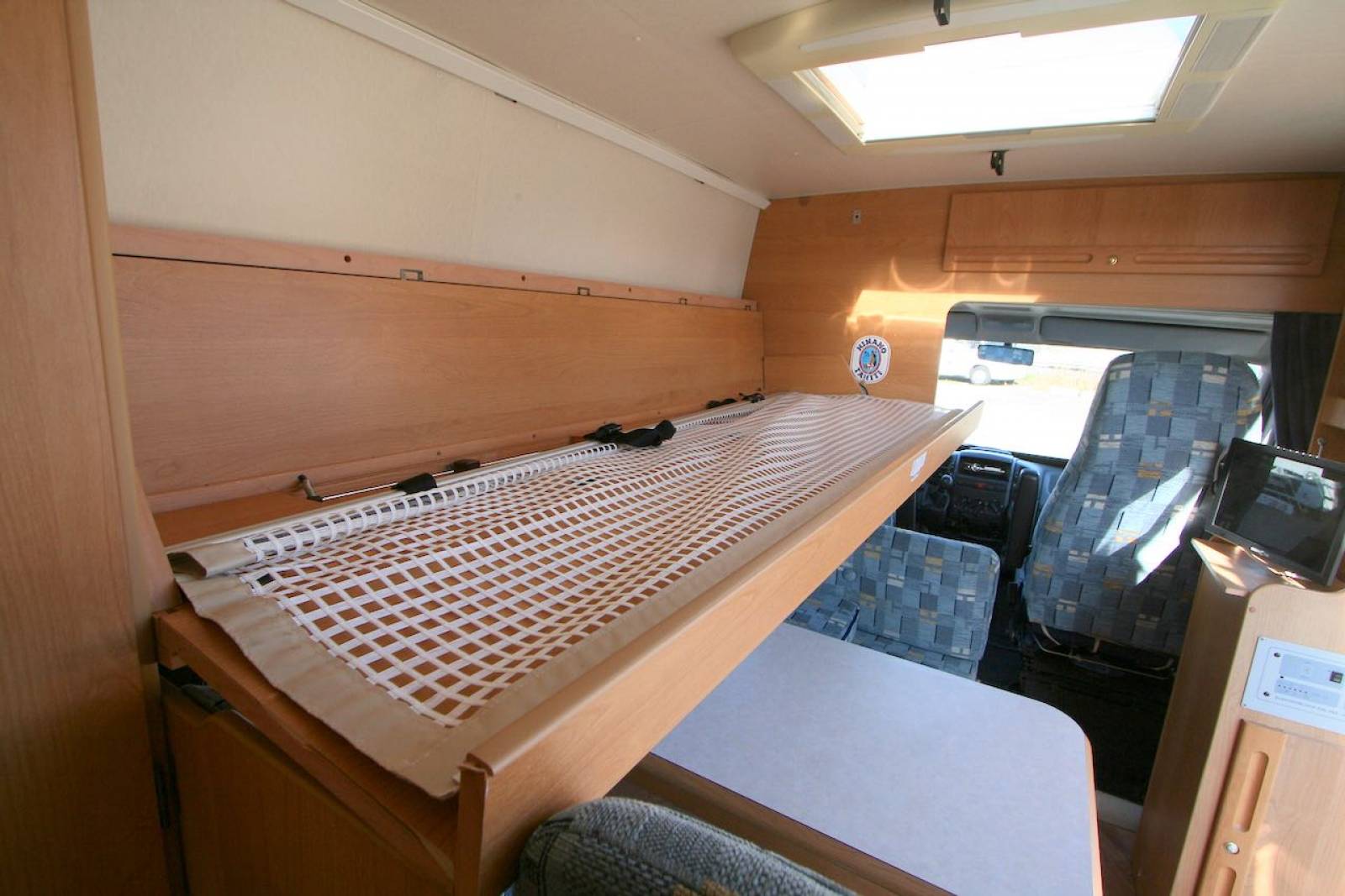 Fourgon aménagé occasion, moins de 6 m, 3 couchages, Adria Van, à Roques proche de Toulouse (31)