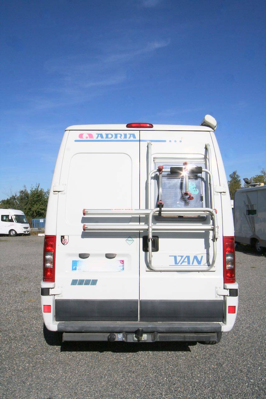 Fourgon aménagé occasion, moins de 6 m, 3 couchages, Adria Van, à Roques proche de Toulouse (31)