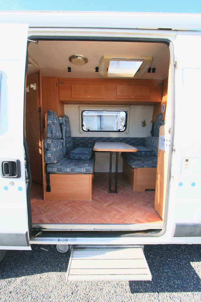 Achat Fourgon aménagé occasion, moins de 6 m, 3 couchages, Adria Van, à Roques proche de Toulouse (31)