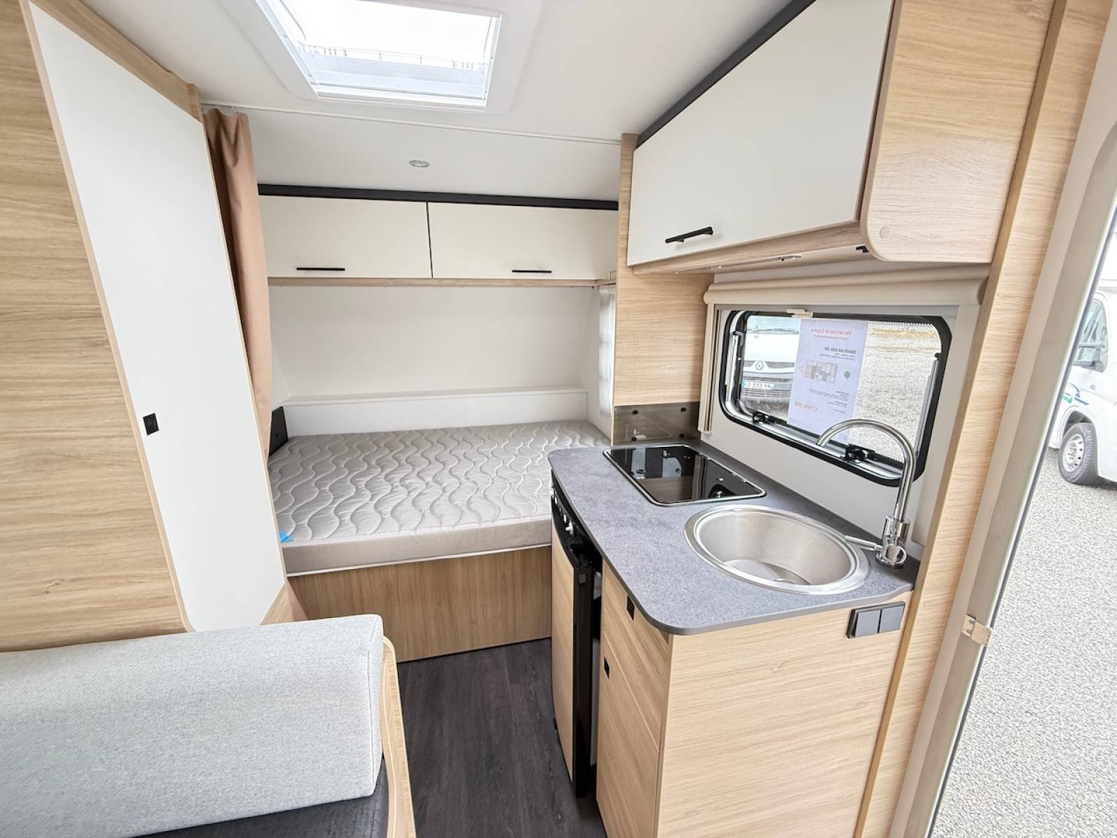 Achat Caravane occasion, moins de 6 m, 4 places, presque neuve, Caravelair Alba 390, à Roques, proche de Toulouse 31