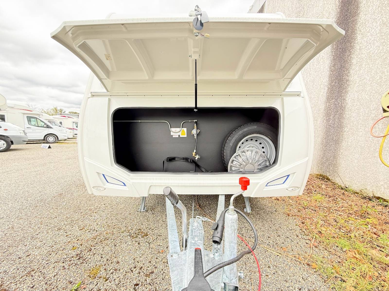 Achat Caravane occasion, moins de 6 m, 4 places, presque neuve, Caravelair Alba 390, à Roques, proche de Toulouse 31