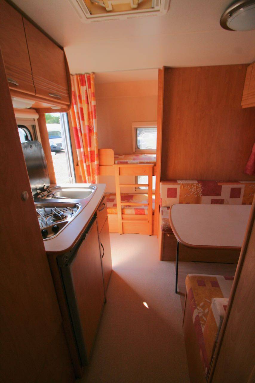 Achat Caravane occasion 6 places, lits superposés, Caravelair Antarès Primavera Luxe 426, à Roques proche de Toulouse (31)