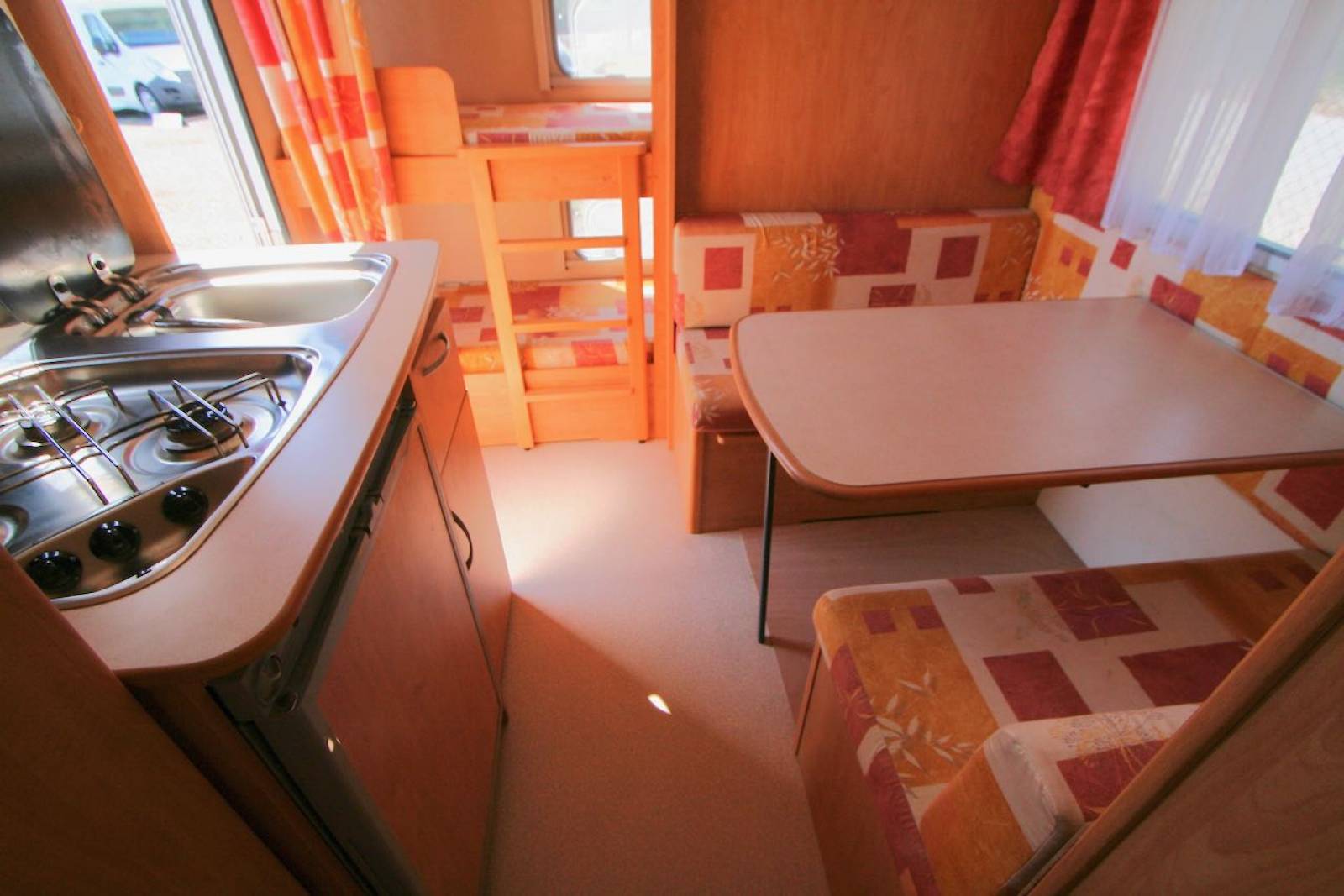 Achat Caravane occasion 6 places, lits superposés, Caravelair Antarès Primavera Luxe 426, à Roques proche de Toulouse (31)