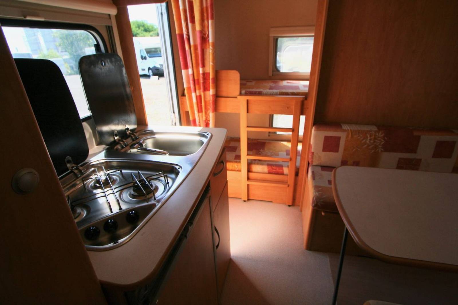 Caravane occasion 6 places, lits superposés, Caravelair Antarès Primavera Luxe 426, à Roques proche de Toulouse (31)