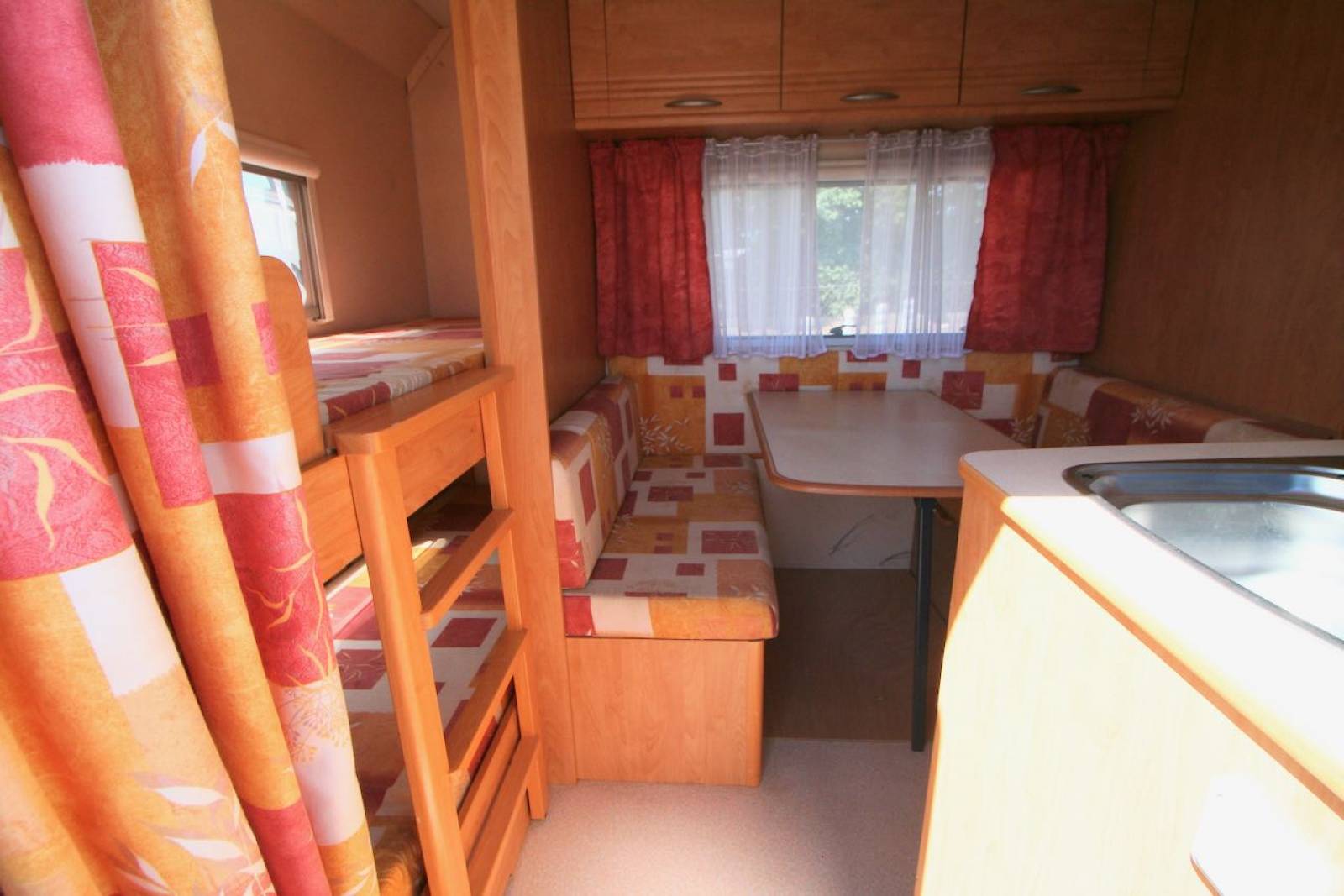 Achat Caravane occasion 6 places, lits superposés, Caravelair Antarès Primavera Luxe 426, à Roques proche de Toulouse (31)