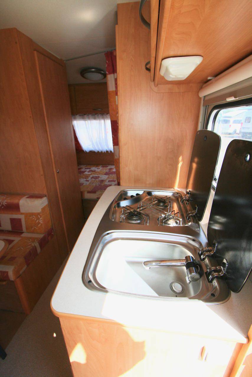 vend Caravane occasion 6 places, lits superposés, Caravelair Antarès Primavera Luxe 426, à Roques proche de Toulouse (31)