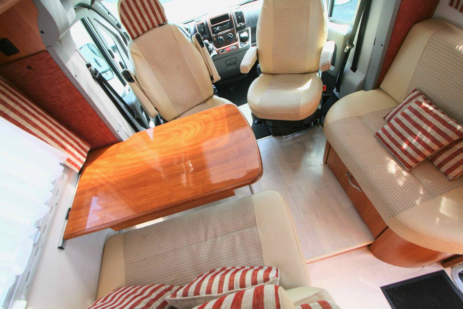 vend Camping-car profilé occasion, 4 places, moins de 7m, Rapido Auros 80 Yachting , à Roques proche de Toulouse (31)