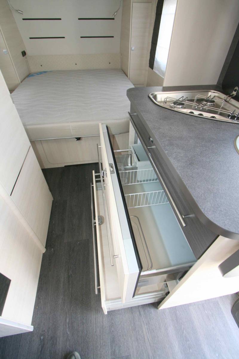 Caravane occasion 4 couchages, presque neuve, climatisation, Caravelair Artica 490, à Roques, proche de Toulouse (31)