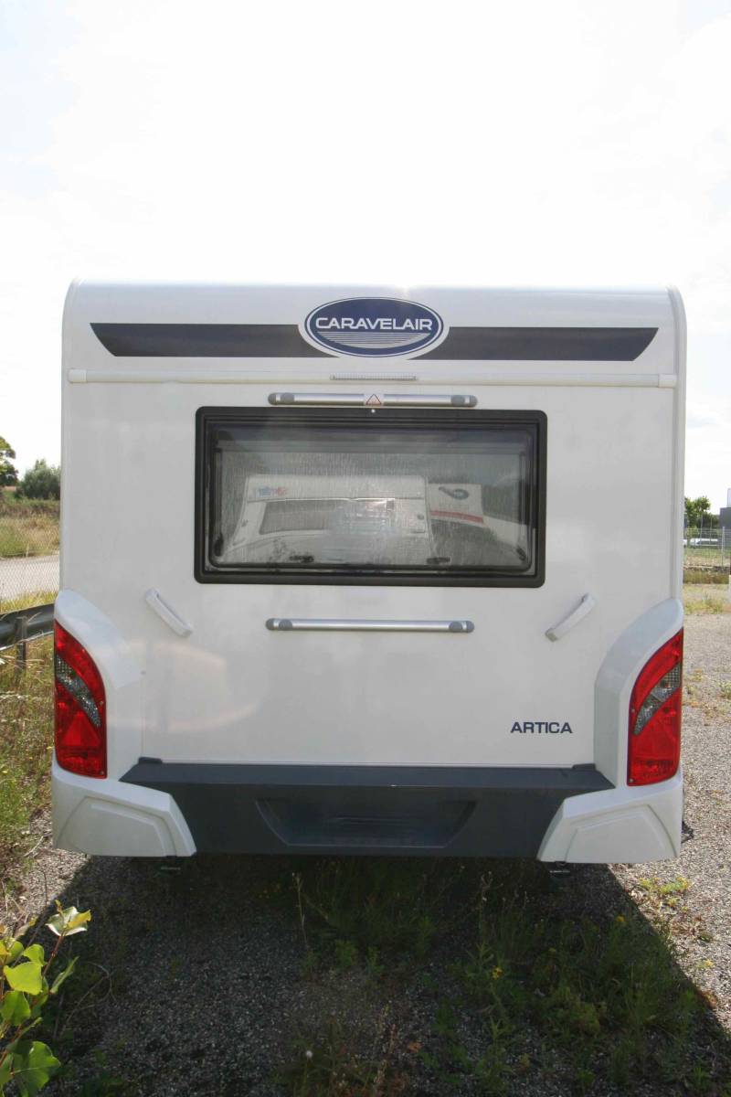 Vend Caravane occasion 4 couchages, presque neuve, lit central, climatisation, Caravelair Artica 490, à Roques, proche de Toulouse (31)
