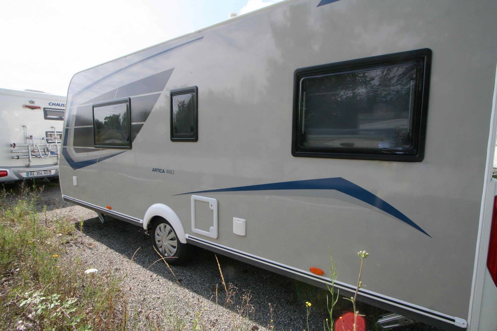 Caravane occasion 4 couchages, presque neuve, lit central, climatisation, Caravelair Artica 490, à Roques, proche de Toulouse (31)