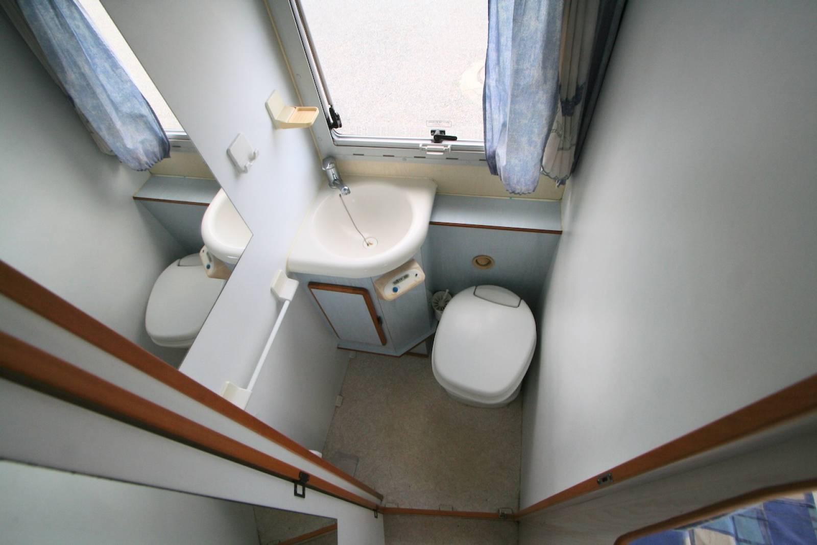 Camping-car occasion profilé, moins de 7m, Autostar 442, à Roques proche de Toulouse (31)