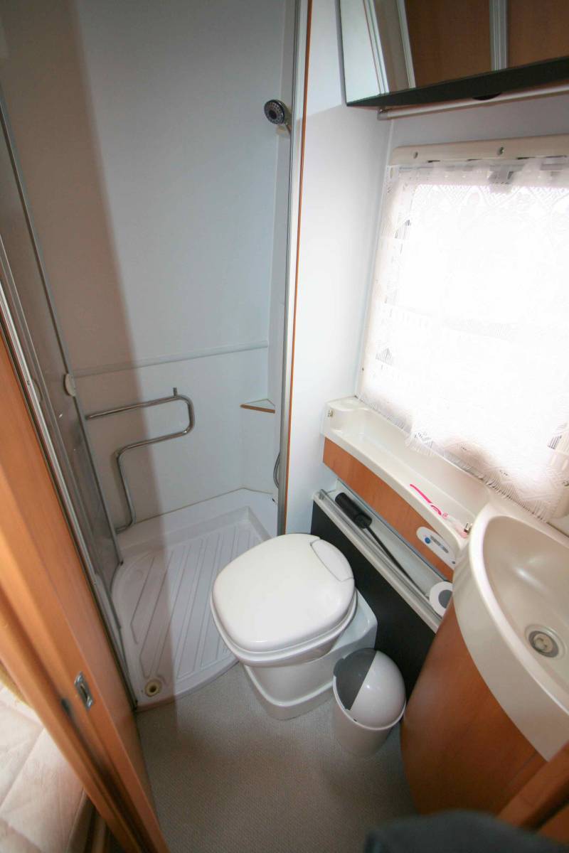 Camping-car profilé occasion, petit prix, lit à la française, salon face à face, moins de 7 m, Autostar Athenor 458, à Roques, près Toulouse (31)