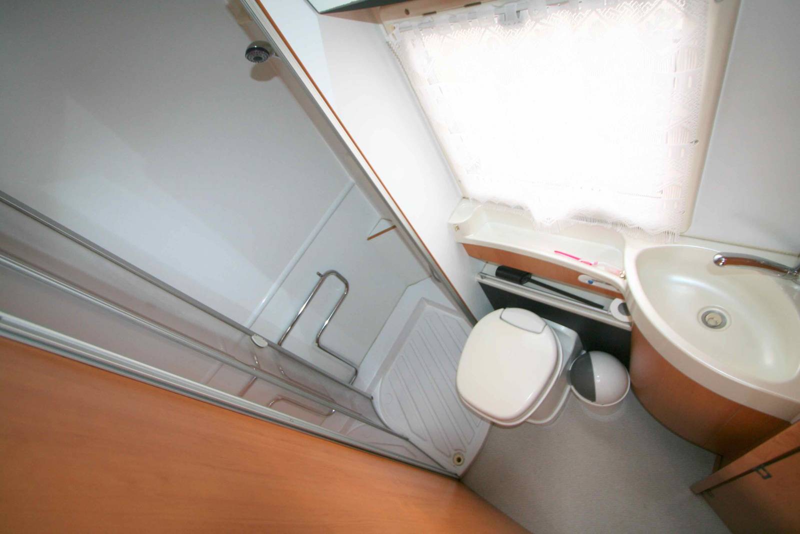 Achat Camping-car profilé occasion, petit prix, lit à la française, salon face à face, moins de 7 m, Autostar Athenor 458, à Roques, près Toulouse (31)