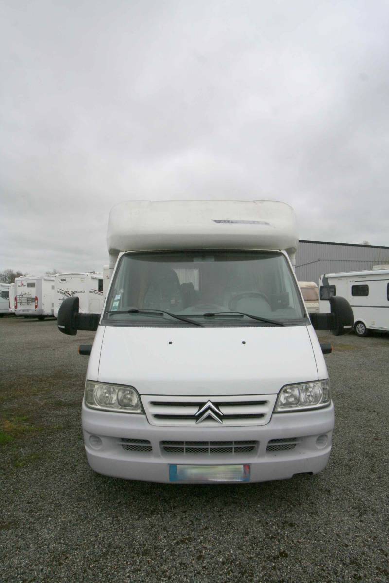 Vend Camping-car profilé occasion, petit prix, lit à la française, salon face à face, moins de 7 m, Autostar Athenor 458, à Roques, près Toulouse (31)
