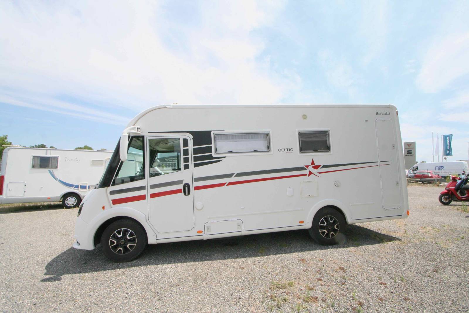 camping-car Intégral occasion, 4 places, moins de 7 m, maxi-salon, Autostar I 660 Celtic Edition, à Roques proche de Toulouse (31)
