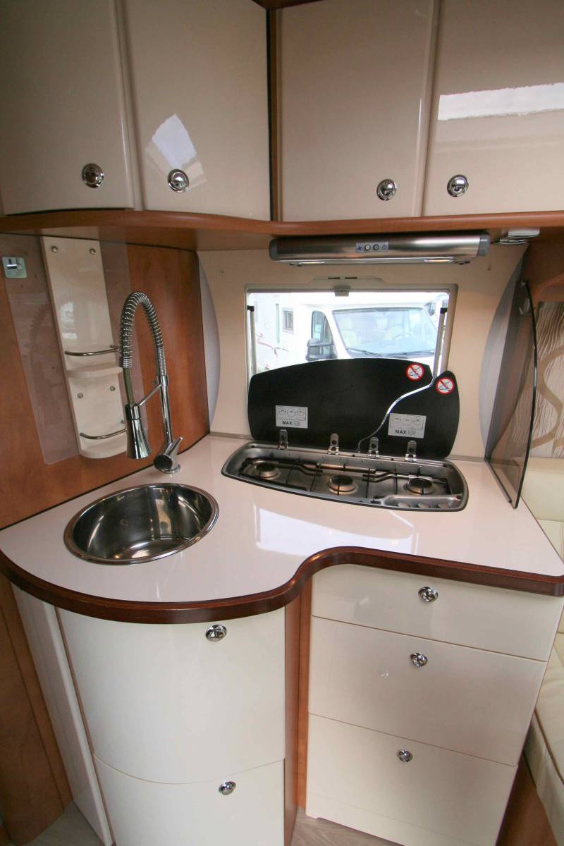 Achat Camping-car intégral occasion, boite automatique, lit central, lit de pavillon, salon face à face, Autostar Prestige I730 LC, à Roques proche de Toulouse (31)