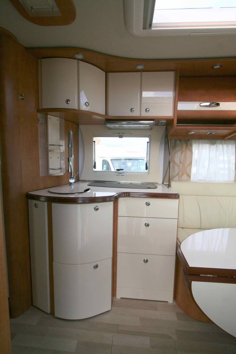 Camping-car intégral occasion, boite automatique, lit central, lit de pavillon, salon face à face, Autostar Prestige I730 LC, à Roques proche de Toulouse (31)