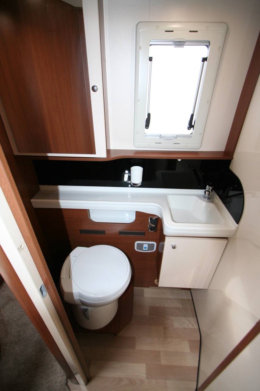 Camping-car profilé d'occasion presque neuf (2018), Autostar P 730 LC lift Passion, à Roques proche de Toulouse (31)