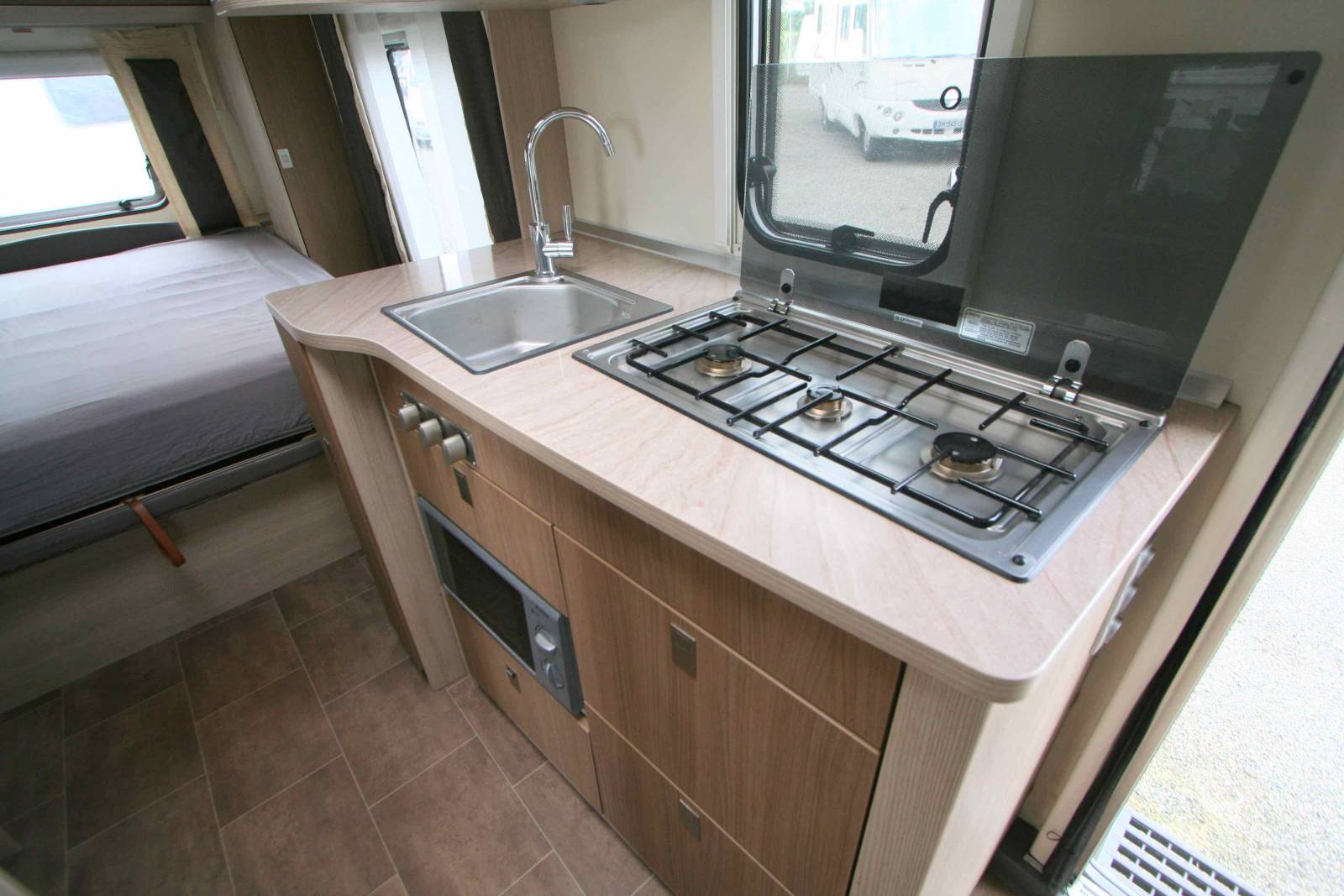 Achat Caravane occasion, lit central, 4 couchages, Bürstner Averso 485 TS, à Roques proche de Toulouse (31)