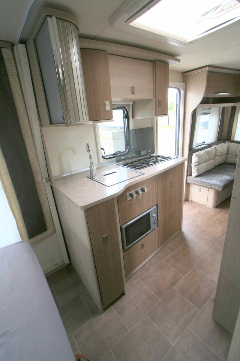 Achat Caravane occasion, lit central, 4 couchages, Bürstner Averso 485 TS, à Roques proche de Toulouse (31)