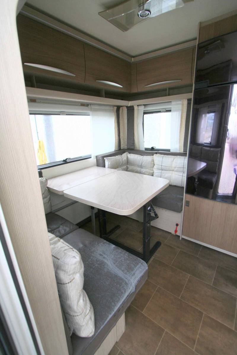 Vend Caravane occasion, lit central, 4 couchages, Bürstner Averso 485 TS, à Roques proche de Toulouse (31)