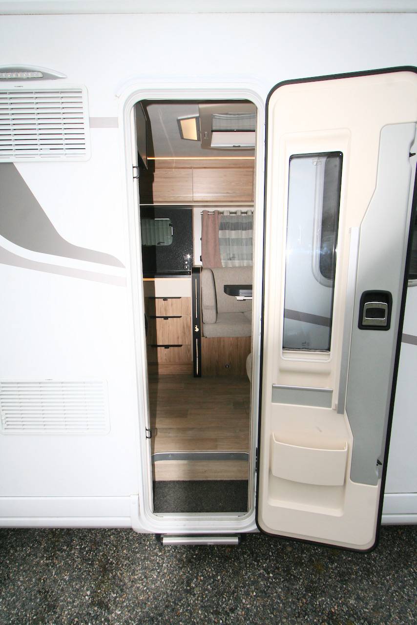 Vend Camping-car Profilé occasion, lit central, Presque neuf, Bavaria P 740 FC à Roques, proche de Toulouse (31)