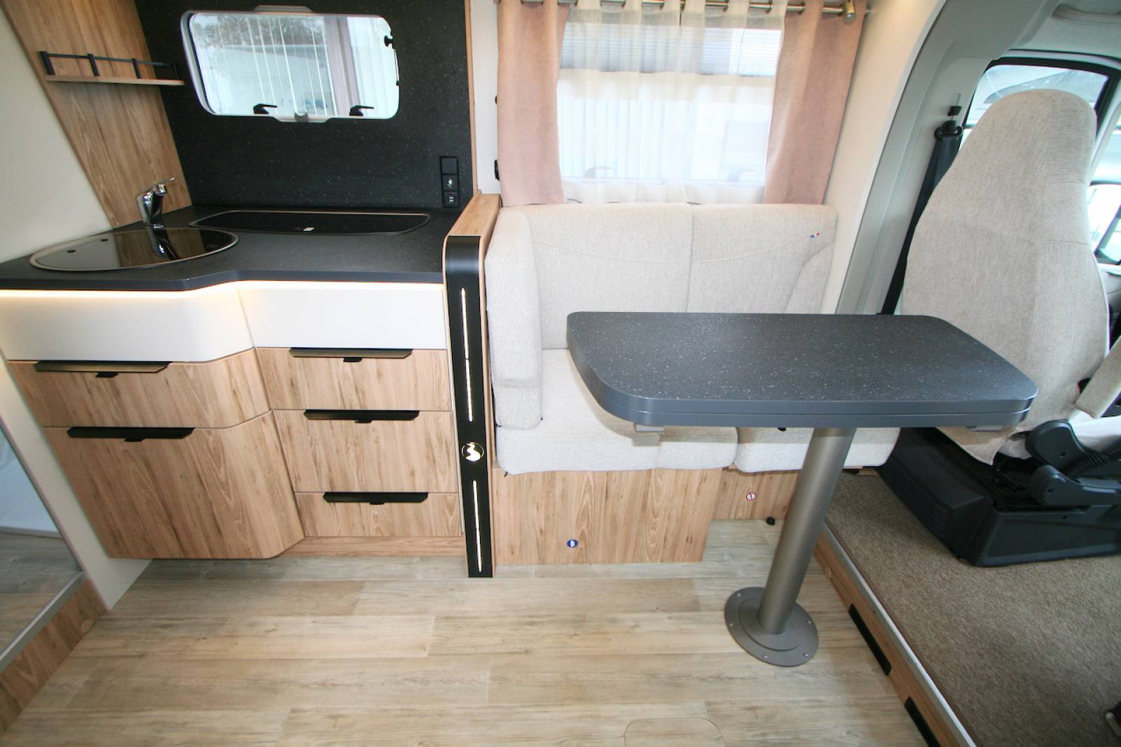 Achat Camping-car Profilé occasion, lit central, Presque neuf, Bavaria P 740 FC à Roques, proche de Toulouse (31)