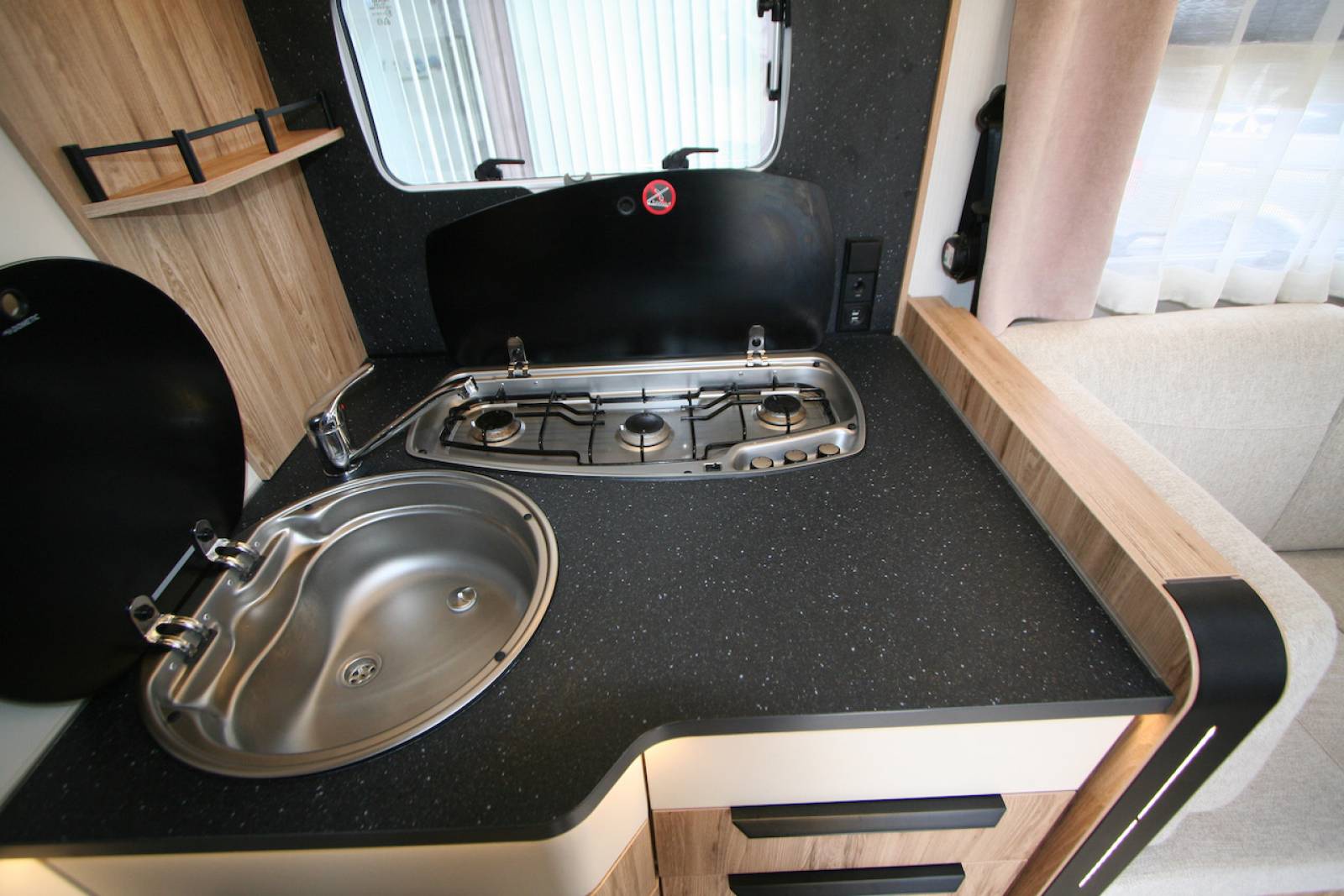 Achat Camping-car Profilé occasion, lit central, Presque neuf, Bavaria P 740 FC à Roques, proche de Toulouse (31)