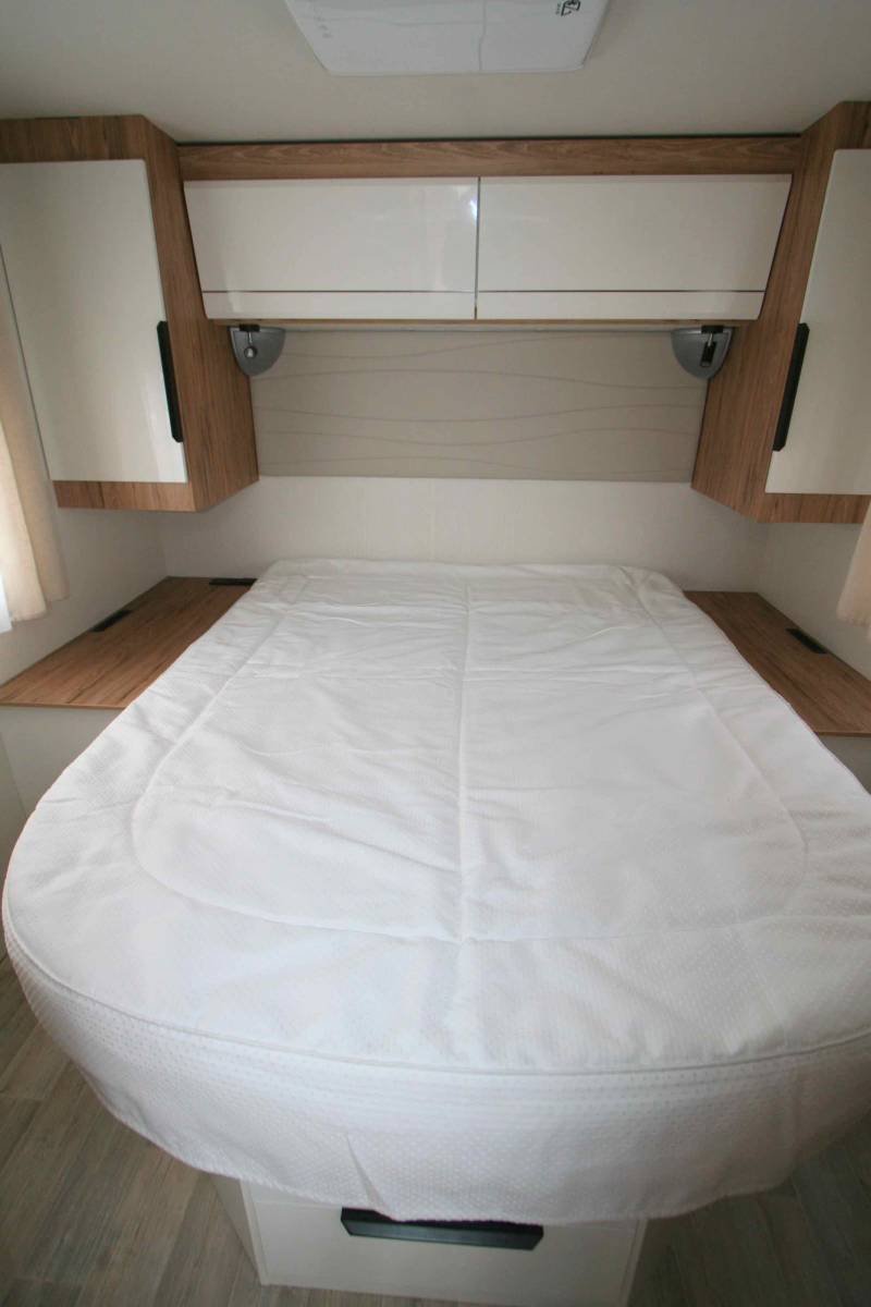 Achat Camping-car profilé occasion, lit central, lit de pavillon, salon face à face, climatisation moteur et cellule, Bavaria T746 Fc, à Roques proche de Toulouse (31)