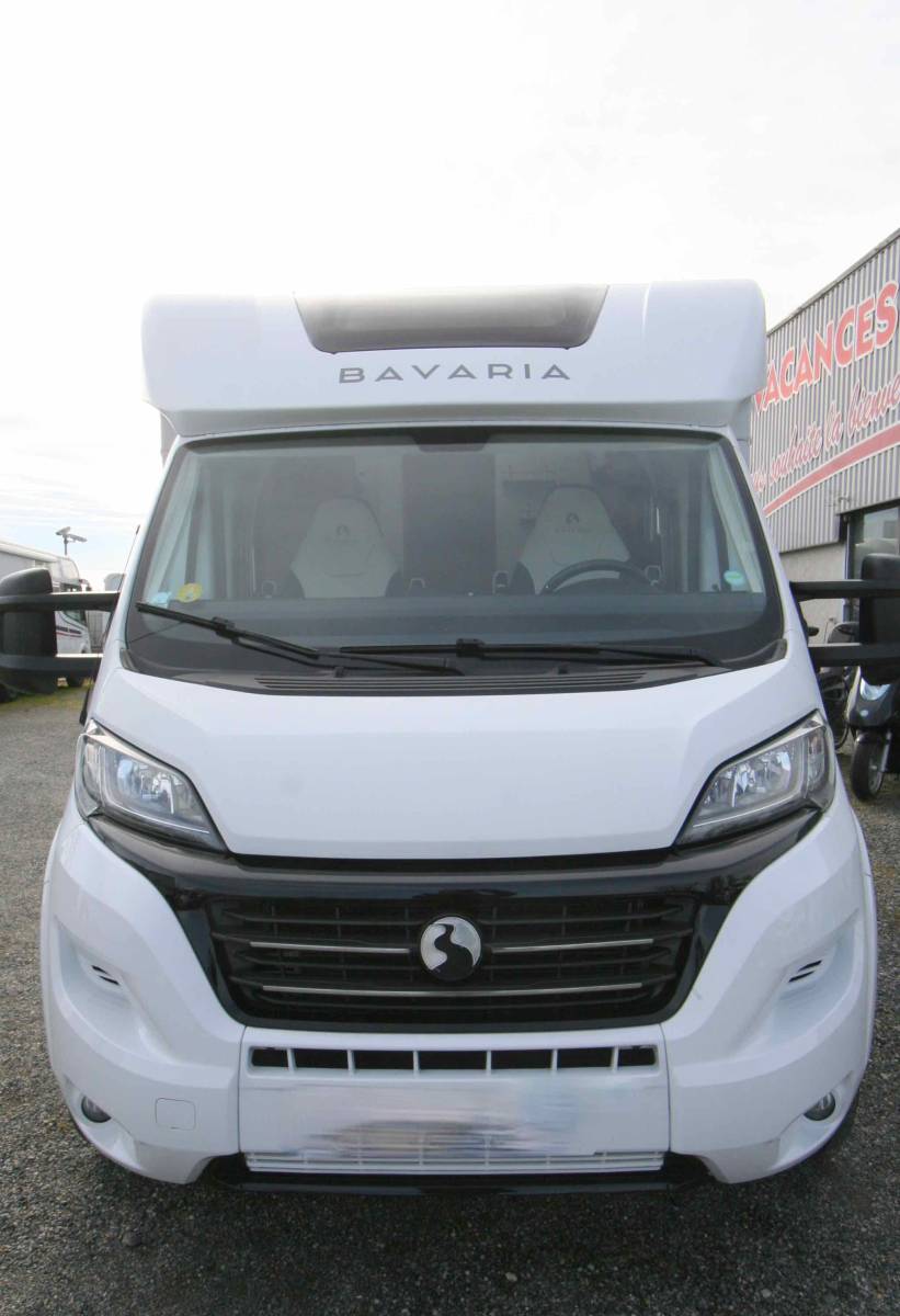 Vend Camping-car profilé occasion, lit central, lit de pavillon, salon face à face, climatisation moteur et cellule, Bavaria T746 Fc, à Roques proche de Toulouse (31)