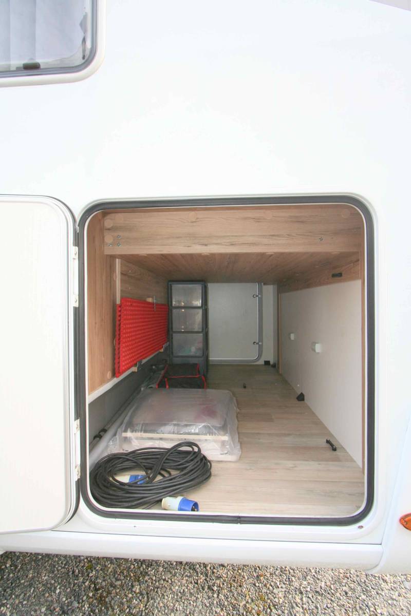 Vend Camping-car profilé occasion, lit central, lit de pavillon, salon face à face, climatisation moteur et cellule, Bavaria T746 Fc, à Roques proche de Toulouse (31)