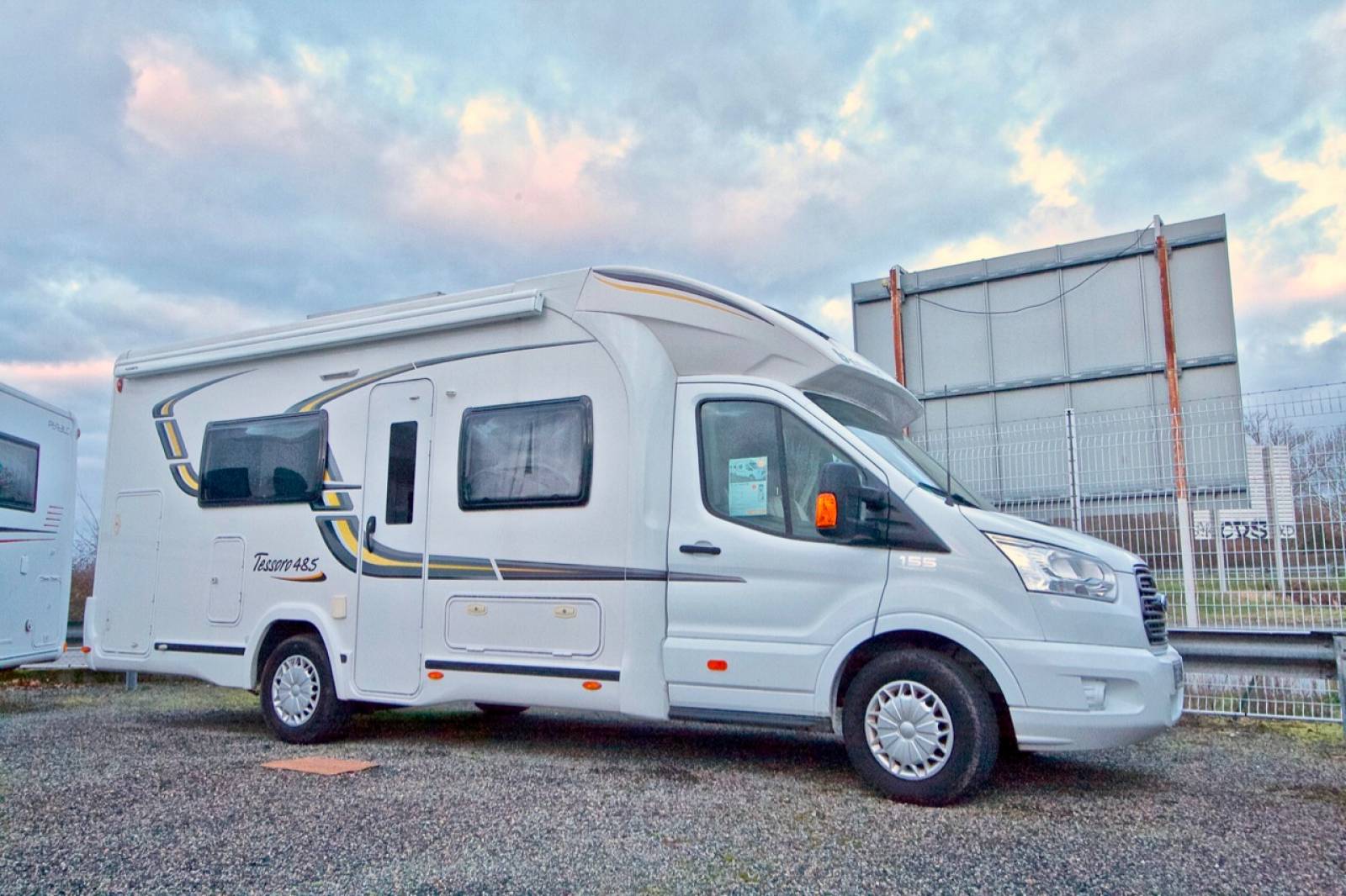 camping-car occasion benimar tessoro 485 vacances et loisirs roques