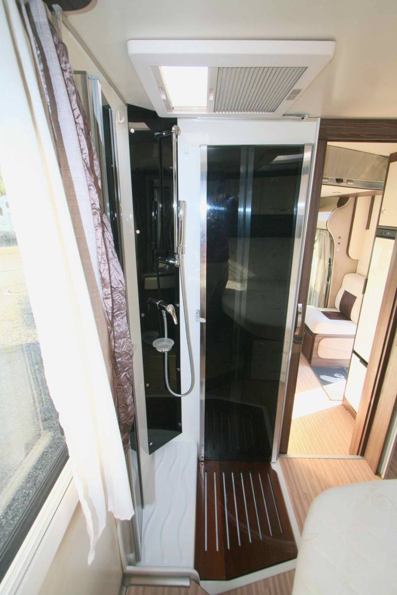 Vend Camping-car profilé d'occasion, lit central, lit de pavillon, 5 couchages, Benimar Tessoro 495, à Roques proche de Toulouse (31)