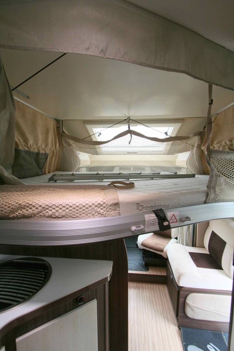 Achat Camping-car profilé d'occasion, lit central, lit de pavillon, 5 couchages, Benimar Tessoro 495, à Roques proche de Toulouse (31)