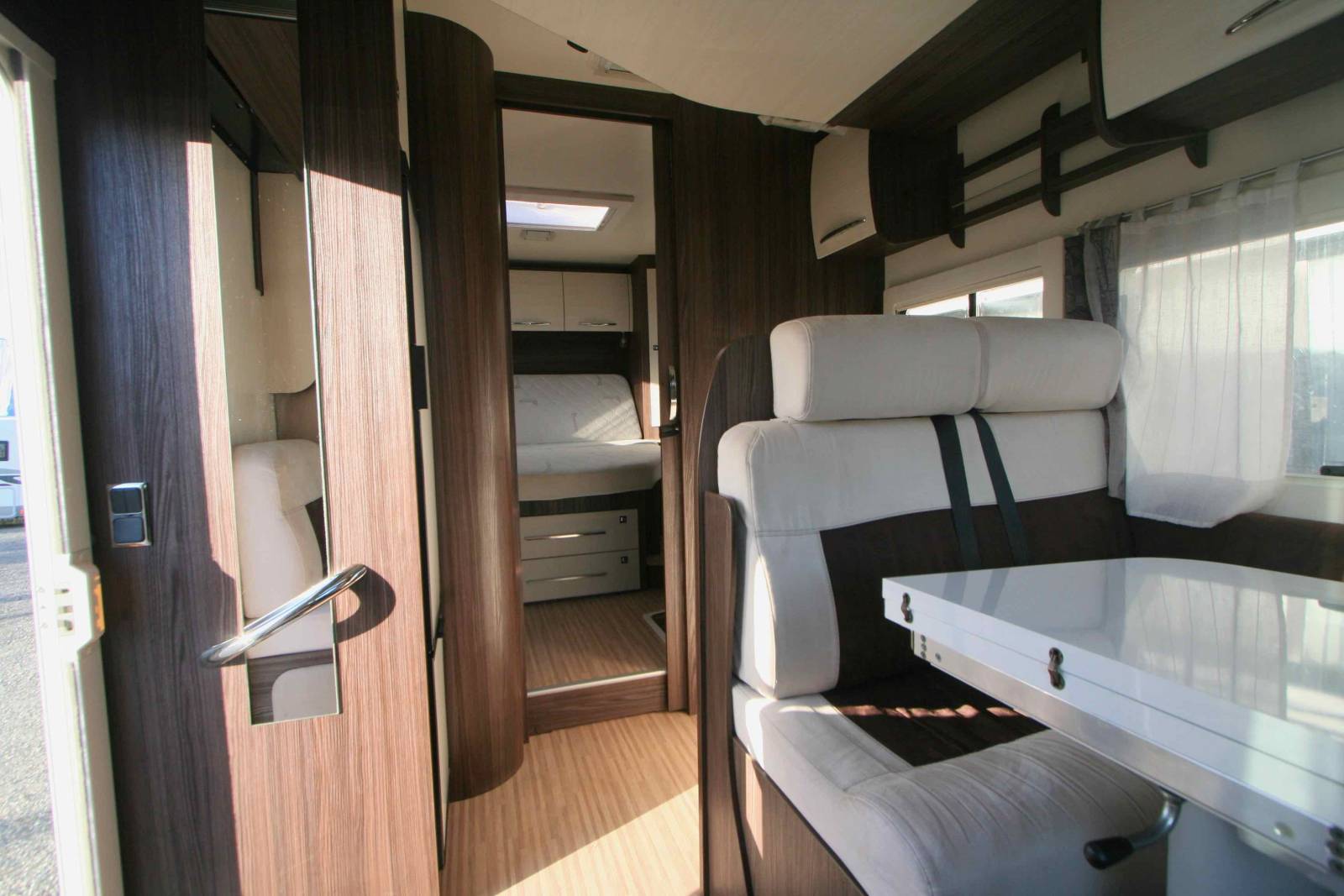 Vend Camping-car profilé d'occasion, lit central, lit de pavillon, 5 couchages, Benimar Tessoro 495, à Roques proche de Toulouse (31)