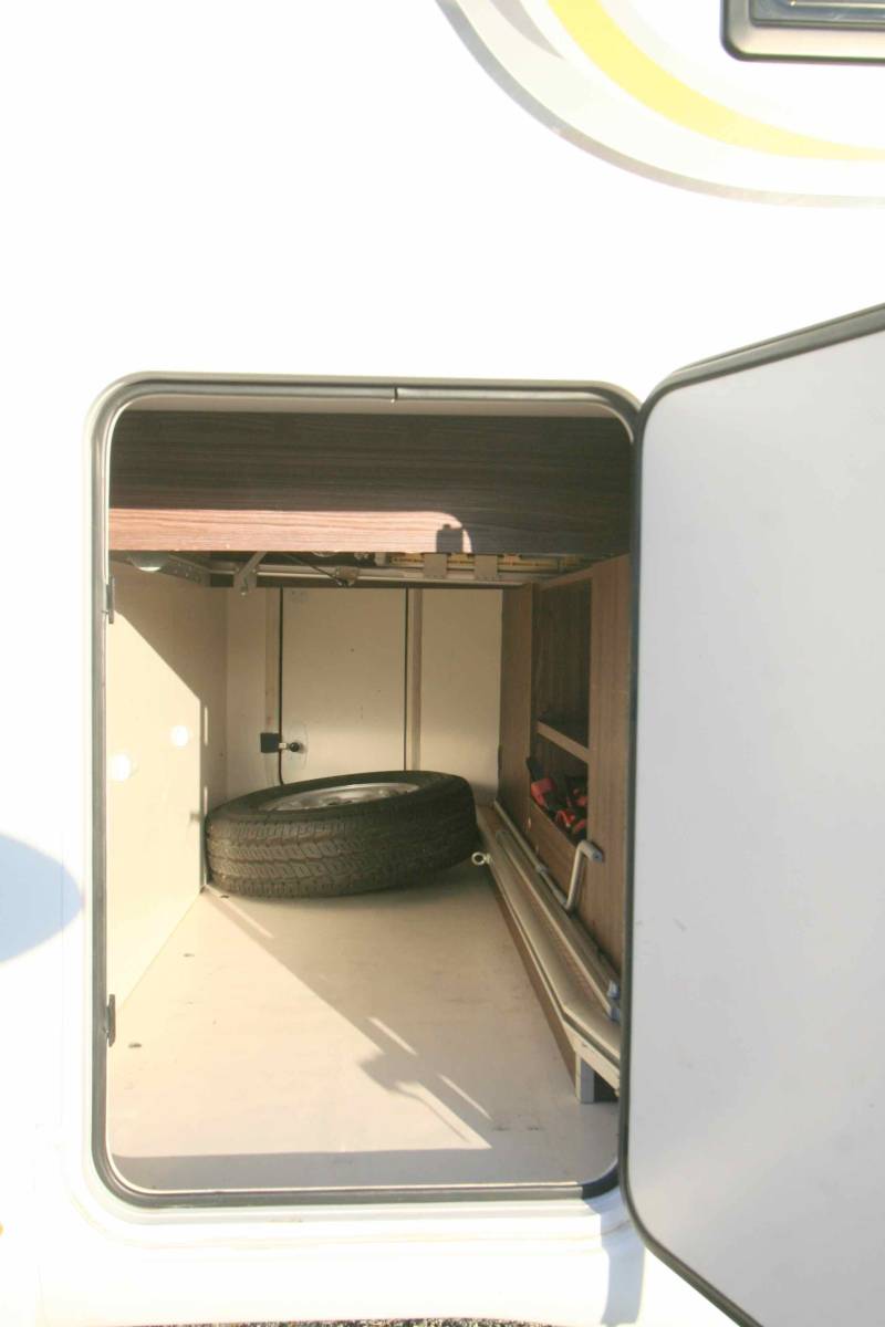 Vend Camping-car profilé d'occasion, lit central, lit de pavillon, 5 couchages, Benimar Tessoro 495, à Roques proche de Toulouse (31)