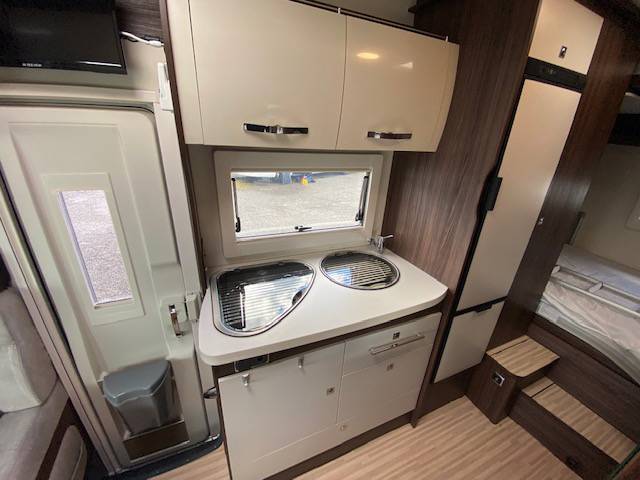 Vend Camping-car capucine occasion, 5 places, presque neuf, Benimar Sport 340 UP, à Roques proche Toulouse